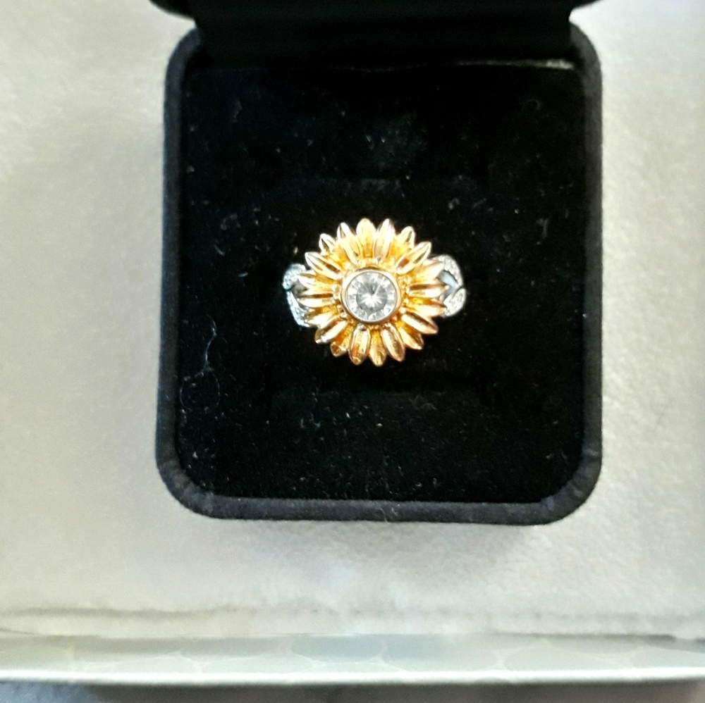 Flower Crystal Ring